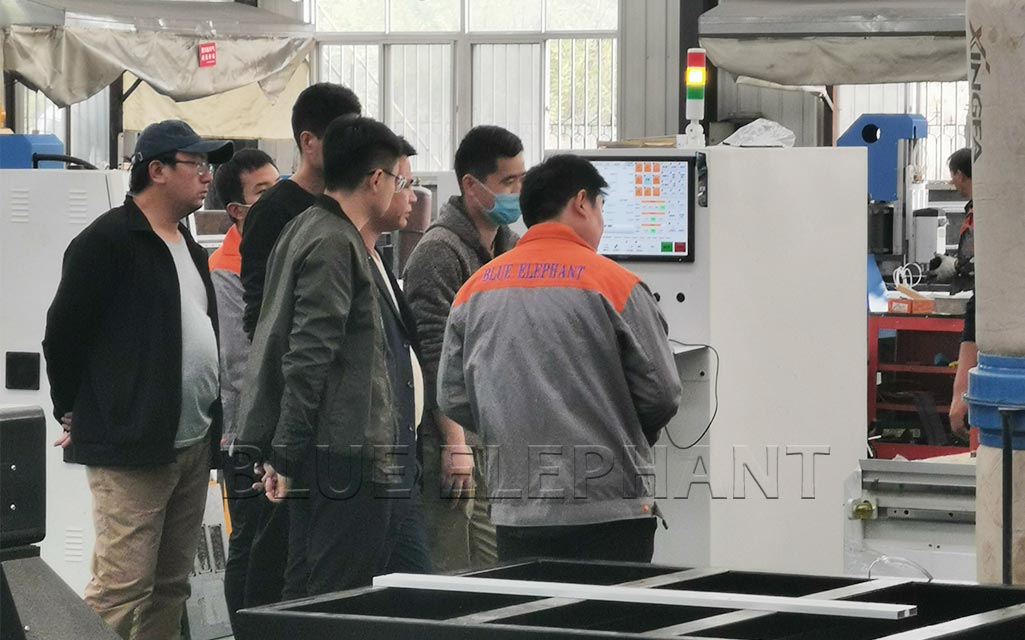 山東威海客戶(hù)到廠考察直排加工中心